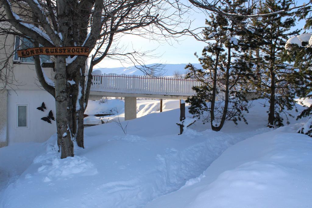 Lonsa Guesthouse Akureyri Bagian luar foto