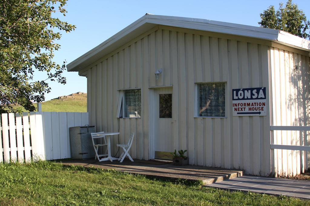 Lonsa Guesthouse Akureyri Bagian luar foto