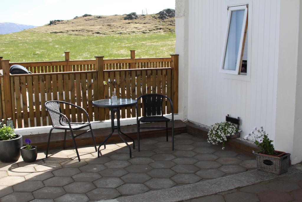 Lonsa Guesthouse Akureyri Bagian luar foto
