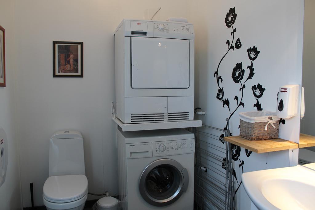 Lonsa Guesthouse Akureyri Bagian luar foto
