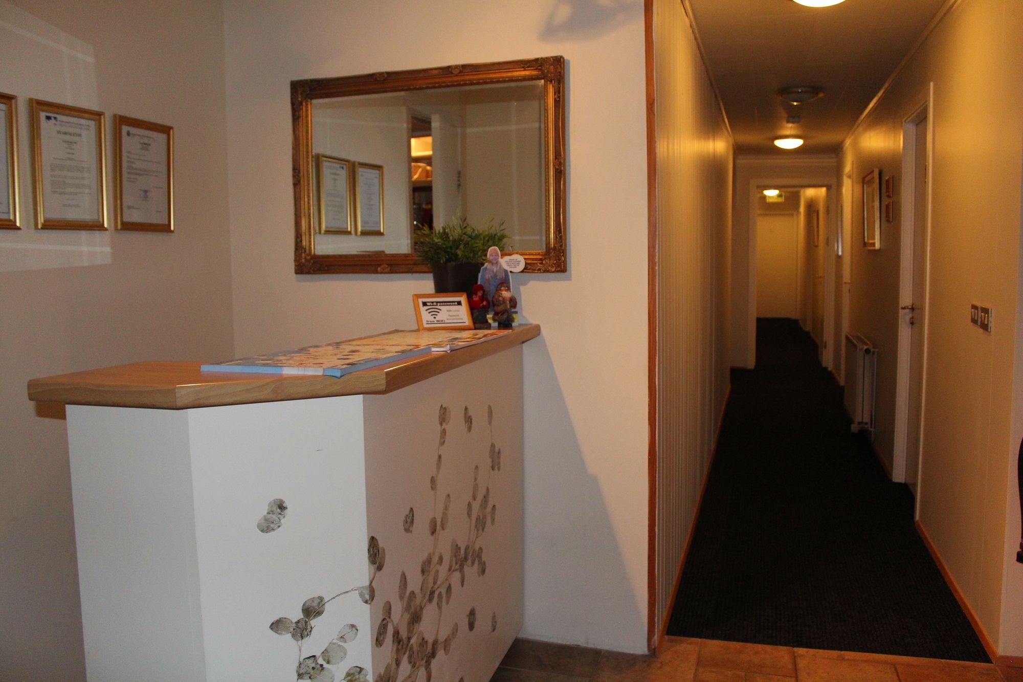Lonsa Guesthouse Akureyri Bagian luar foto